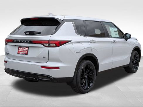 New 2026 Nissan Rogue SL AWD/4WD image 3
