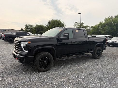 Used 2025 Chevrolet Silverado 2500 LTZ w/ Trail Boss Package AWD/4WD image 2