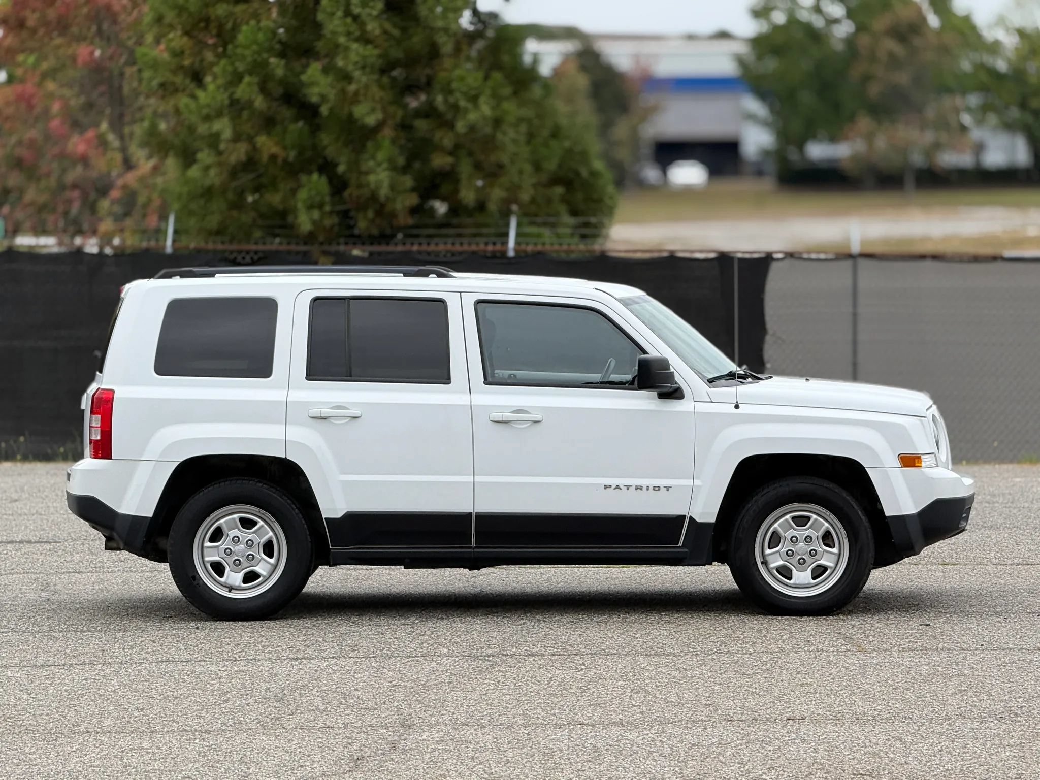 Used 2016 Jeep Patriot Sport w/ Power Value Group FWD image 6