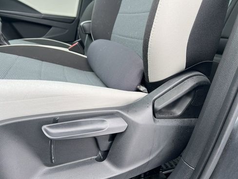 Used 2025 Volkswagen Taos S image 9