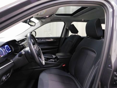 Used 2022 Jeep Grand Cherokee Laredo w/ Luxury Tech Group I image 9