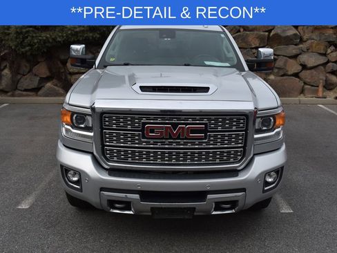 Used 2019 GMC Sierra 3500 Denali w/ Duramax Plus Package image 3