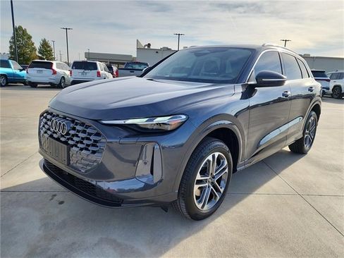 New 2025 Audi Q5 Premium image 3