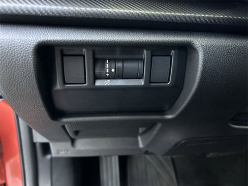 Used 2025 Subaru Crosstrek 2.0i Premium image 17