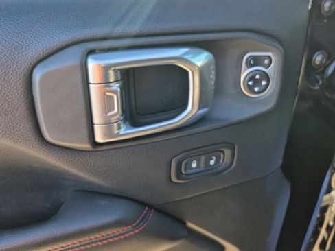 Used 2018 Jeep Wrangler Unlimited Rubicon image 10