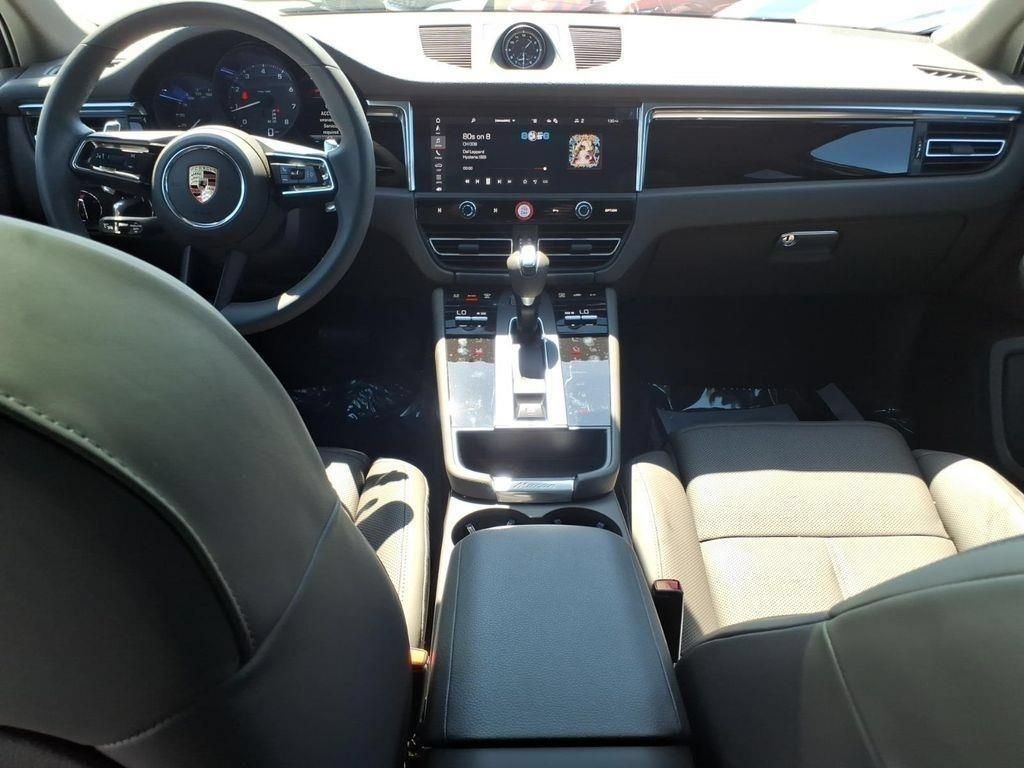 Used 2025 Porsche Macan AWD/4WD image 13