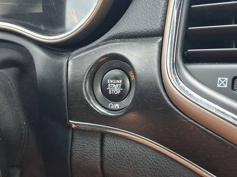 Used 2016 Jeep Grand Cherokee Limited AWD/4WD image 28