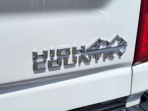 Used 2024 Chevrolet Silverado 3500 High Country w/ High Country Premium Package AWD/4WD image 9