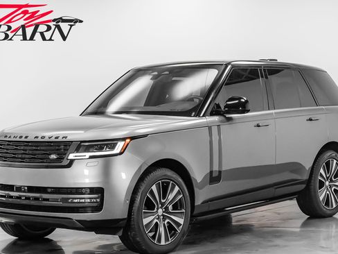 Used 2023 Land Rover Range Rover SE image 1