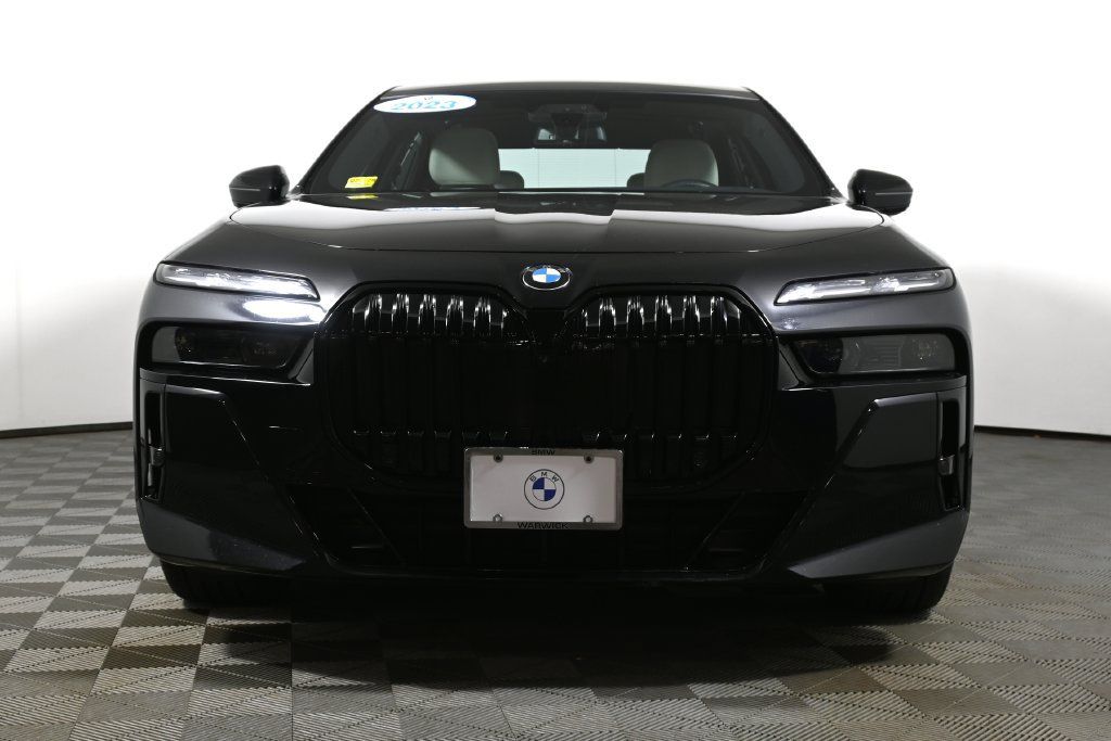 Certified 2023 BMW 760i xDrive w/ Executive Package AWD/4WD image 10