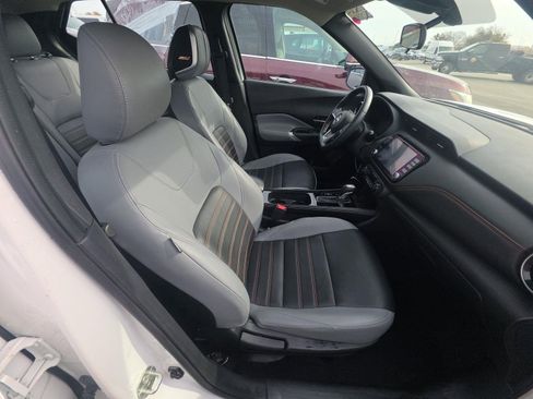 Used 2024 Nissan Kicks SR w/ SR Premium Package image 10