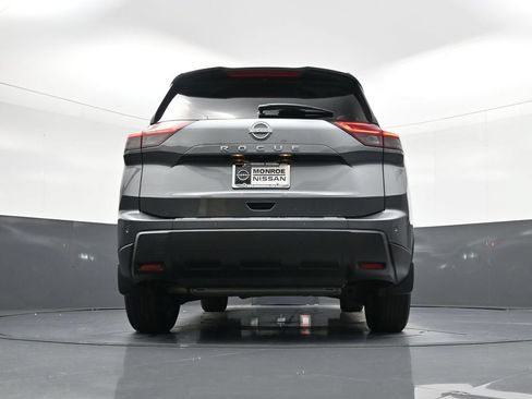 Certified 2026 Nissan Rogue SV FWD image 24