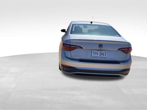 Used 2023 Volkswagen Jetta SE FWD image 15