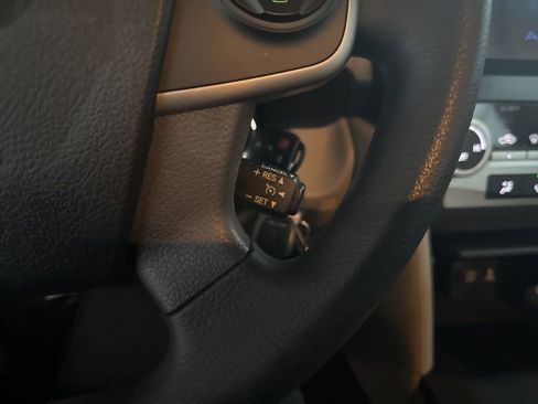 Used 2012 Toyota Camry LE image 20