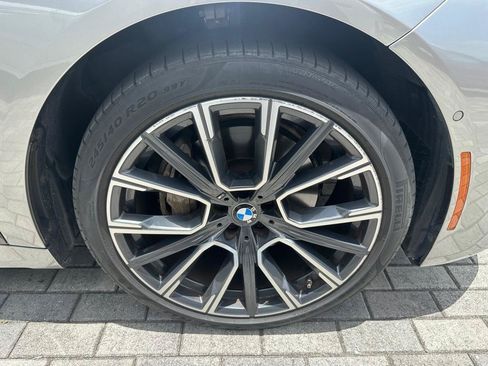 Used 2021 BMW 740i w/ M Sport Package RWD image 35