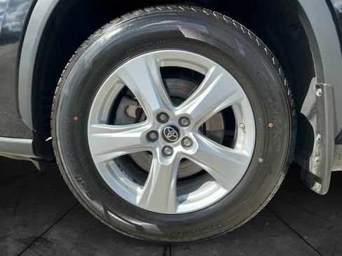 Used 2024 Toyota Highlander LE image 15