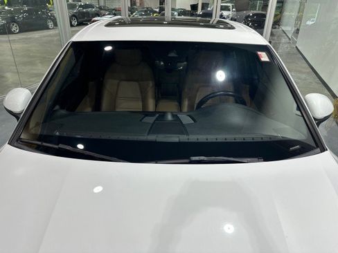 Used 2019 Porsche Cayenne AWD/4WD image 17