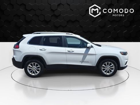 Used 2019 Jeep Cherokee Latitude w/ Cold Weather Group FWD image 2