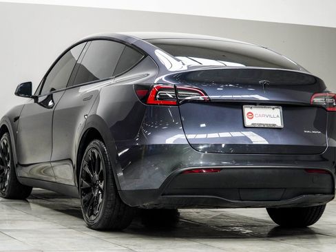 Used 2020 Tesla Model Y Long Range image 11