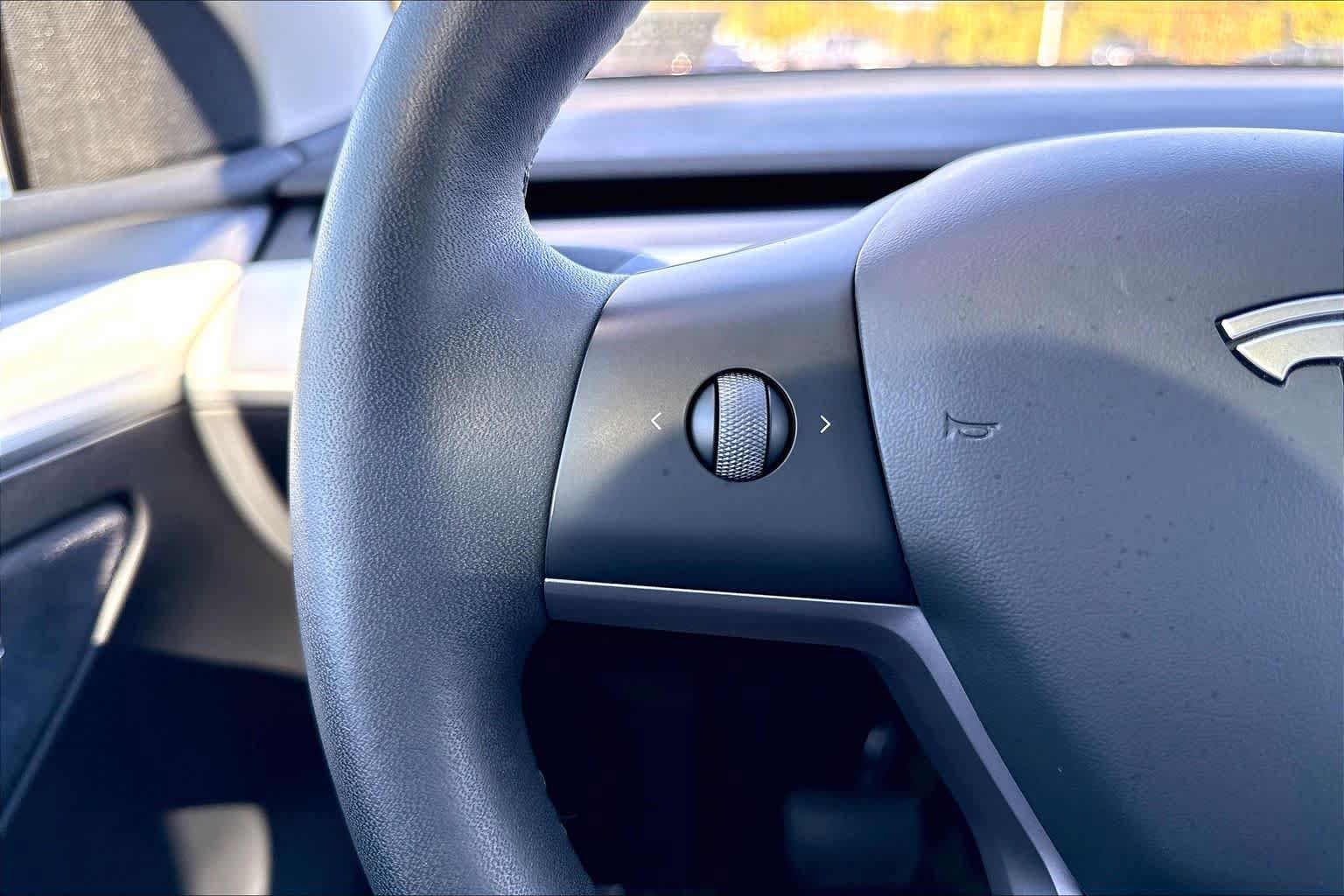 Used 2023 Tesla Model Y Long Range AWD/4WD image 20
