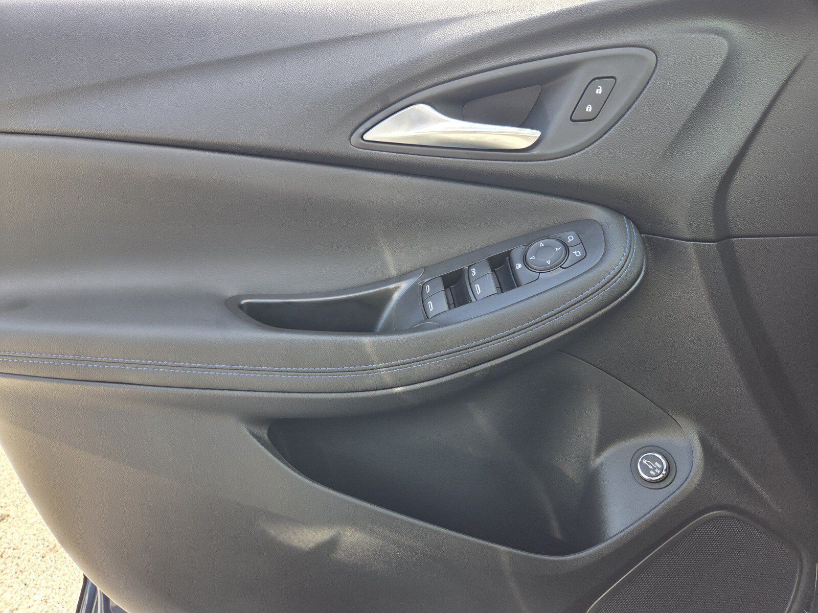 Used 2026 Buick Encore GX Sport Touring w/ Comfort Package FWD image 20