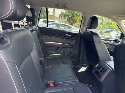 Used 2023 Volkswagen Atlas SE w/ Black Wheel Package FWD image 11