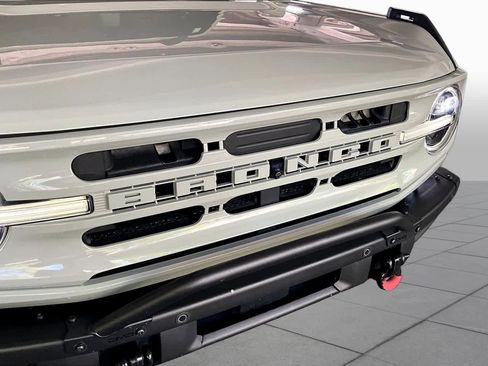 Used 2022 Ford Bronco Outer Banks w/ Sasquatch Package AWD/4WD image 44