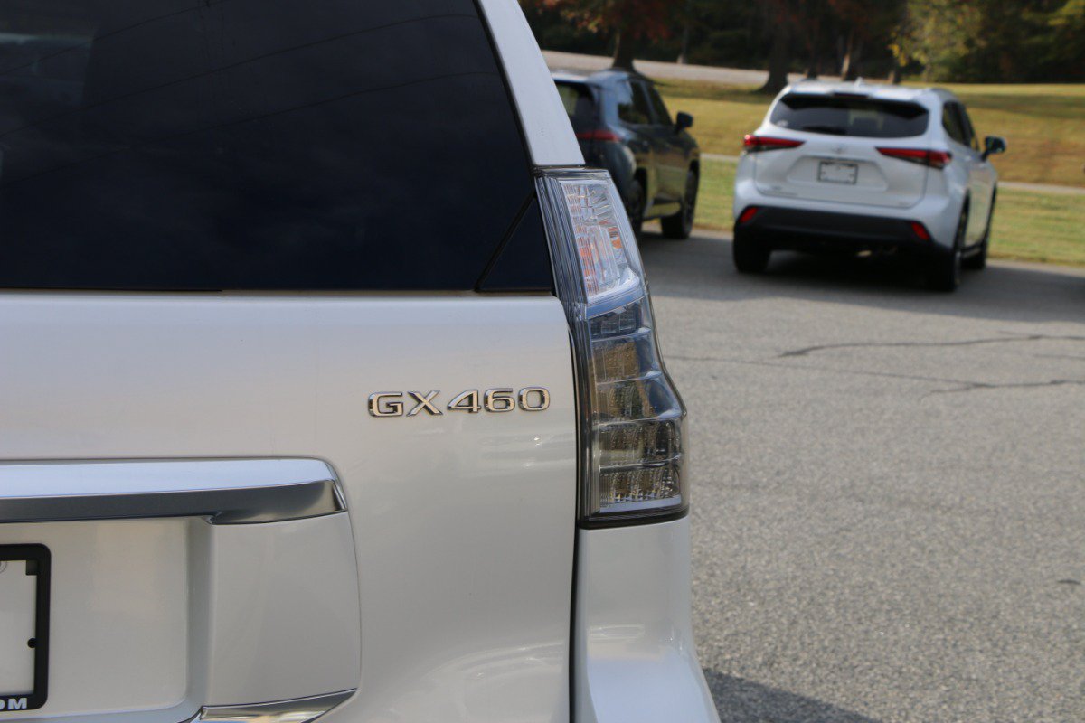 Used 2023 Lexus GX 460 Premium w/ Premium Package AWD/4WD image 7