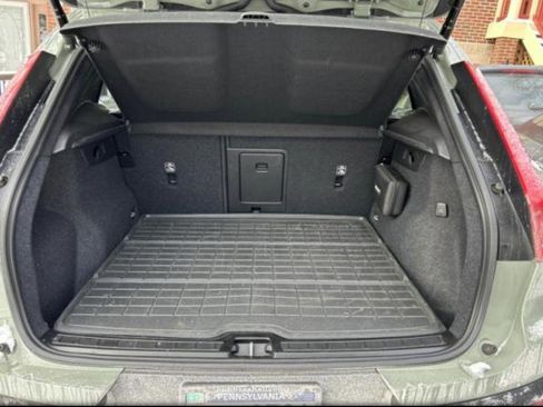 Used 2023 Volvo XC40 B5 Ultimate w/ Protection Package Premier image 10