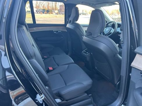 Used 2025 Volvo XC90 B5 Plus image 13