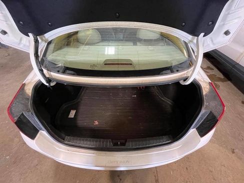 Used 2011 Kia Optima LX image 25