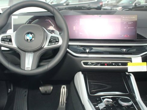 New 2026 BMW X6 xDrive40i w/ Climate Comfort Package image 18