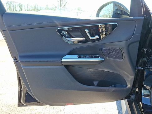 Used 2026 Mercedes-Benz GLC 300 4MATIC image 11