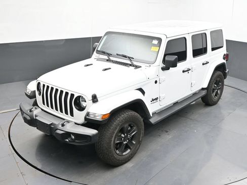 Used 2021 Jeep Wrangler Unlimited Sahara AWD/4WD image 17