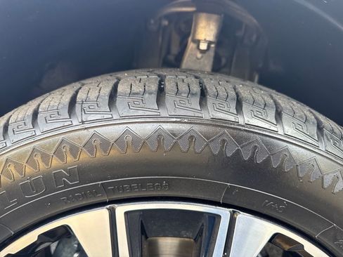 Used 2024 Volvo XC60 B5 Plus w/ Protection Package Premier image 32