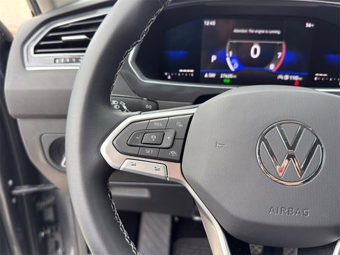 Used 2023 Volkswagen Tiguan SE image 11