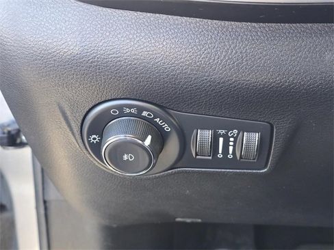 Used 2022 Jeep Compass Latitude w/ Convenience Group image 12