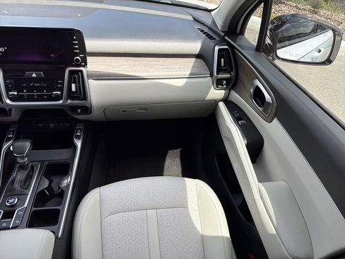 Used 2023 Kia Sorento EX FWD image 17