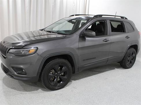 Used 2021 Jeep Cherokee Latitude Plus image 3