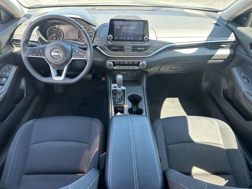Used 2025 Nissan Altima 2.5 SV FWD image 28