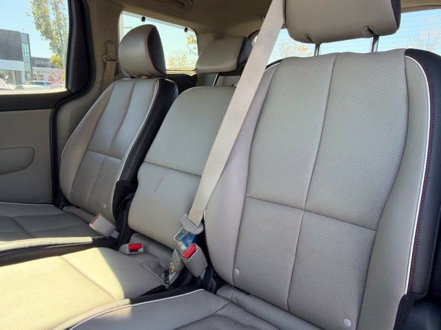 Used 2020 Kia Sedona EX FWD image 28