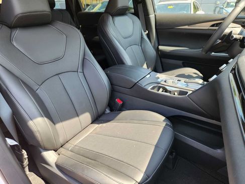 Certified 2026 INFINITI QX60 Luxe w/ Cargo Package AWD/4WD image 15