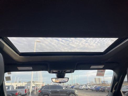 Certified 2022 Chevrolet Silverado 1500 High Country w/ Technology Package image 19