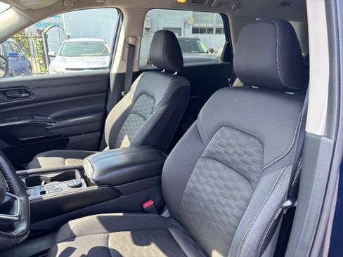 Used 2025 Nissan Pathfinder SV AWD/4WD image 34