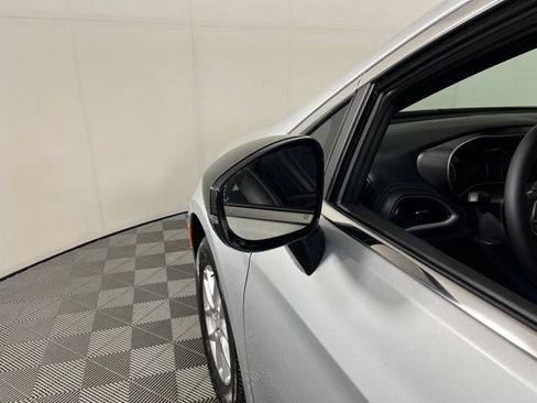 Used 2026 Chrysler Pacifica Select image 14