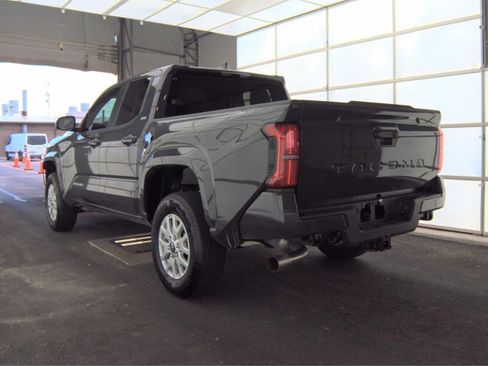 Used 2025 Toyota Tacoma SR5 RWD image 9
