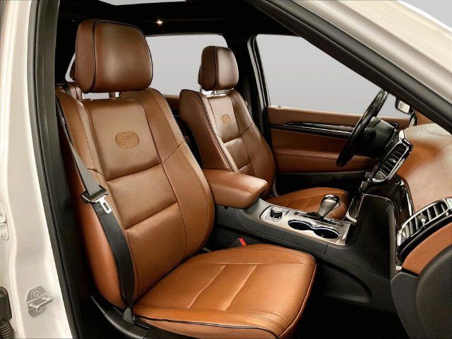 Used 2020 Jeep Grand Cherokee Overland AWD/4WD image 7