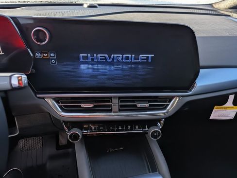 New 2026 Chevrolet Equinox EV LT image 21