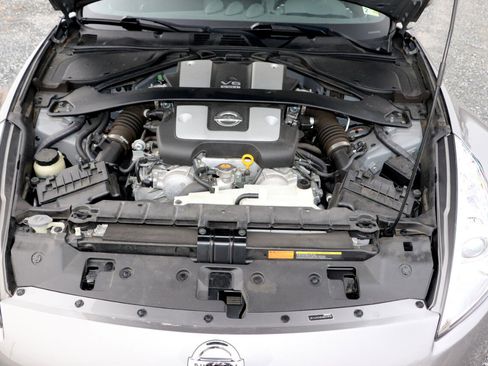 Used 2010 Nissan 370Z Touring image 16