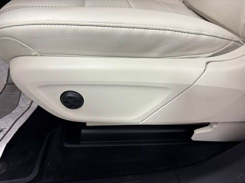 Used 2022 Mercedes-Benz GLE 350 4MATIC image 23
